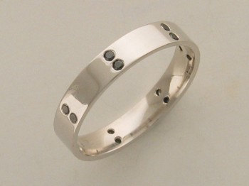 Обручальное кольцо с бриллиантом из белого золота 01О620066