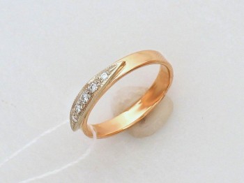 Обручальное кольцо с бриллиантом из бело-красного золота 01О660053