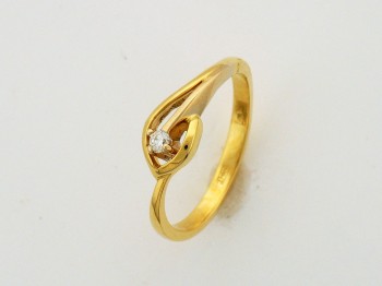 Кольцо с бриллиантом из бело-желтого золота 01К682901