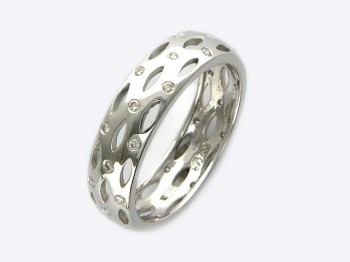 Обручальное кольцо с бриллиантом из белого золота 01О670177