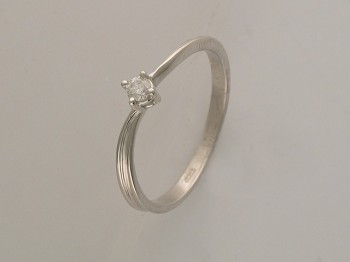 Кольцо с бриллиантом из белого золота 01К623627
